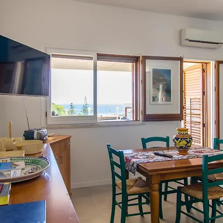 Holiday home Melograno
